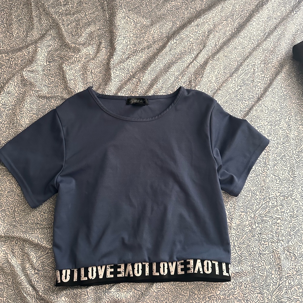 Chic Navy Blue Love Print Crop Top